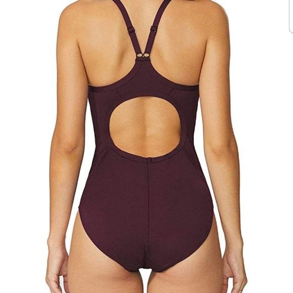 One piece swimsuit - Picture 2 of 4